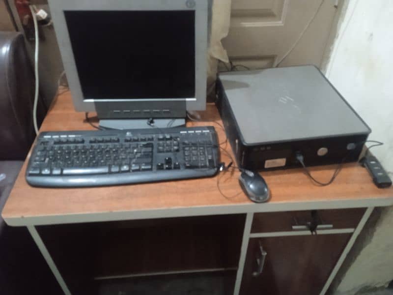 Computer Dell Desktop With Table For Sell 5