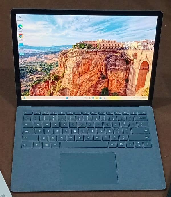 Microsoft surface 4 i7 11th Generation 3