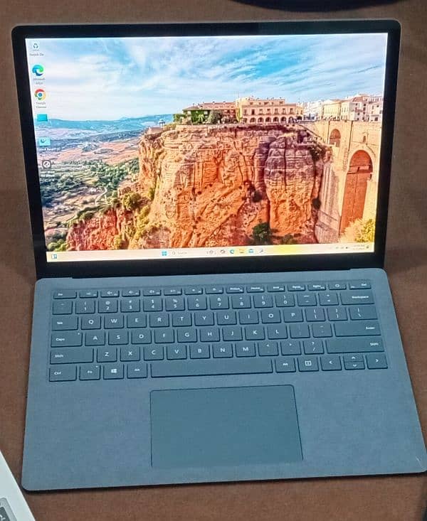 Microsoft surface 4 i7 11th Generation 4