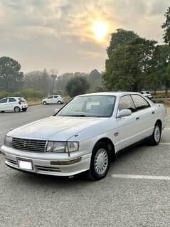 Toyota Crown royal saloon