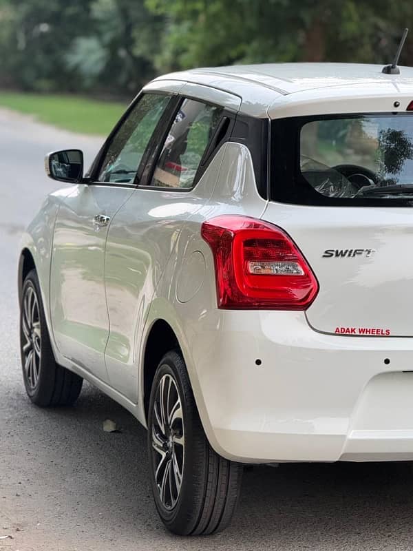 Suzuki Swift GLX-VVT 2024 Already Bank Leased 4