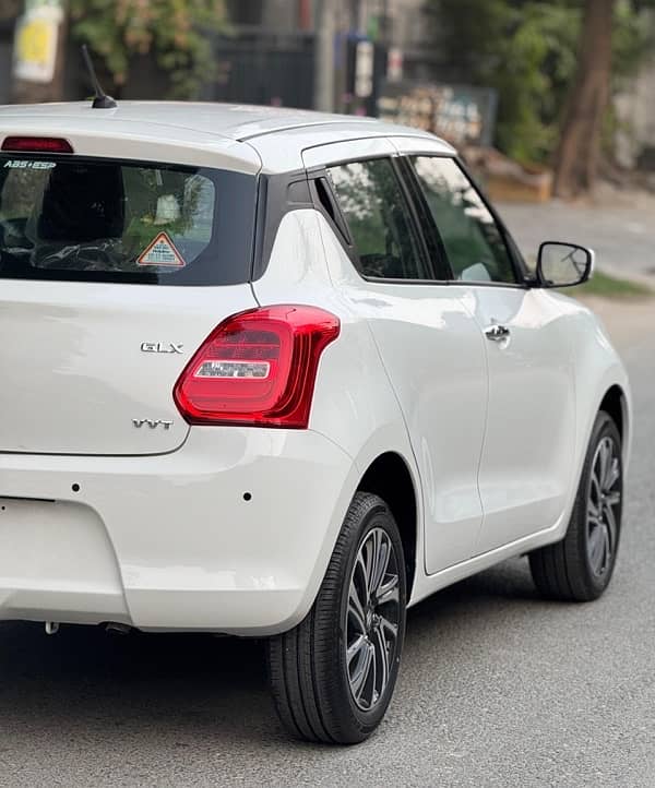 Suzuki Swift GLX-VVT 2024 Already Bank Leased 5