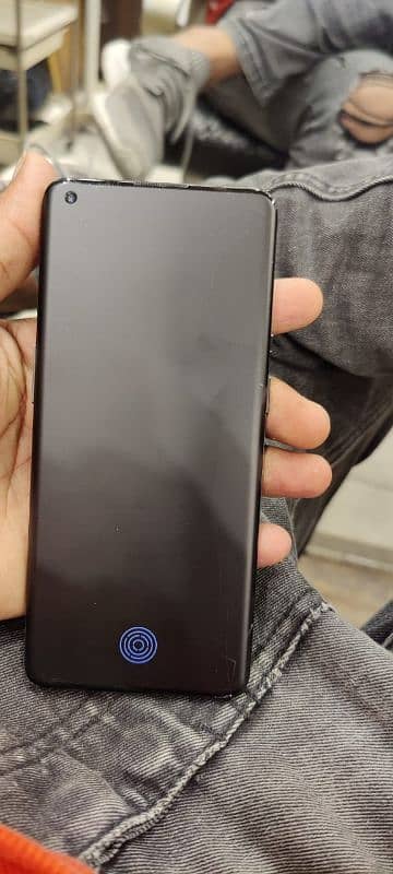 one plus 9 pro 5G 12/256 GB 2