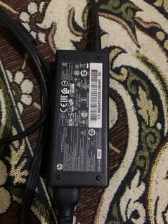 hp new charger 65watt blue pin