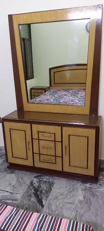 Dressing table 0