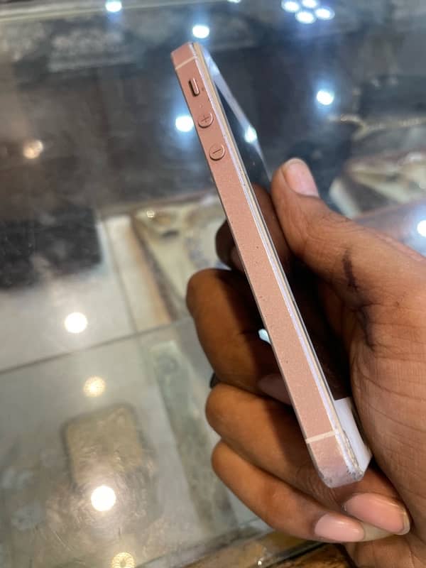 iphone se rose gold 2