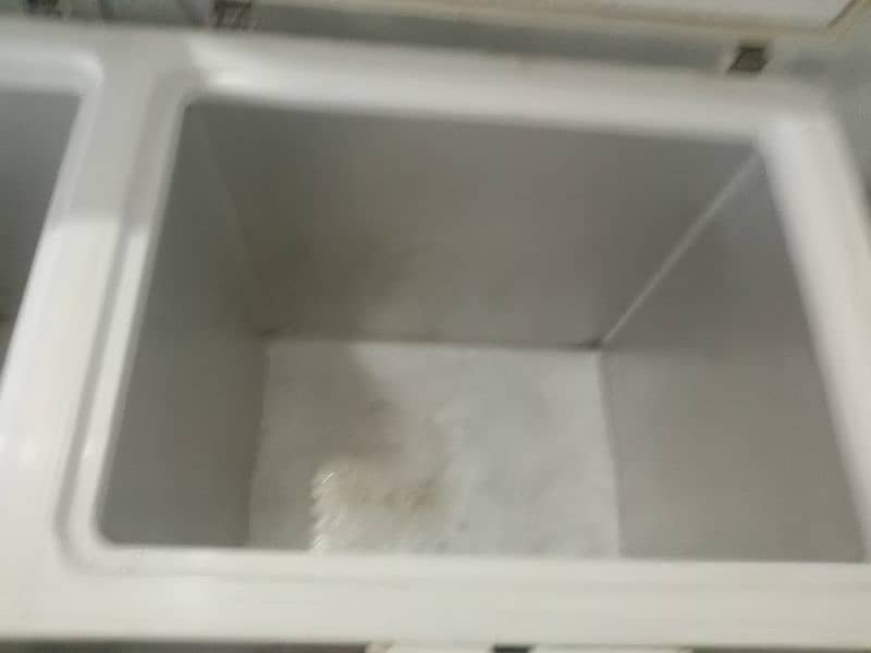 urgent sale freezer 2