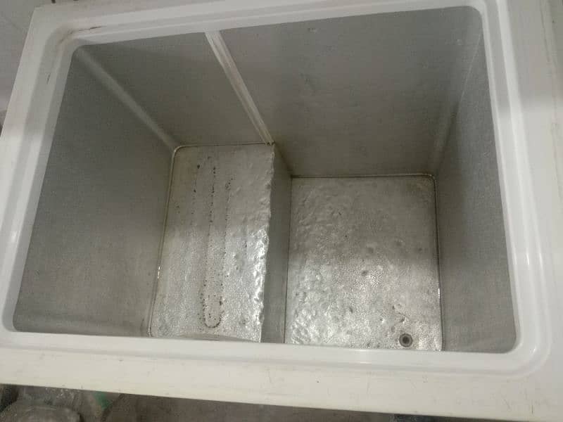 urgent sale freezer 3