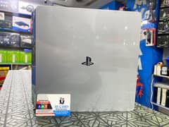 PS4 SLIM 500GB SILVER JAILBREAK IN MINT CODNITION AT MY GAMES