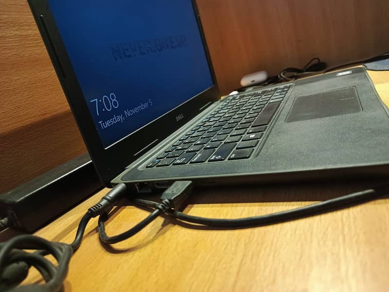 Dell Latitude Core i5 7th Gen 4