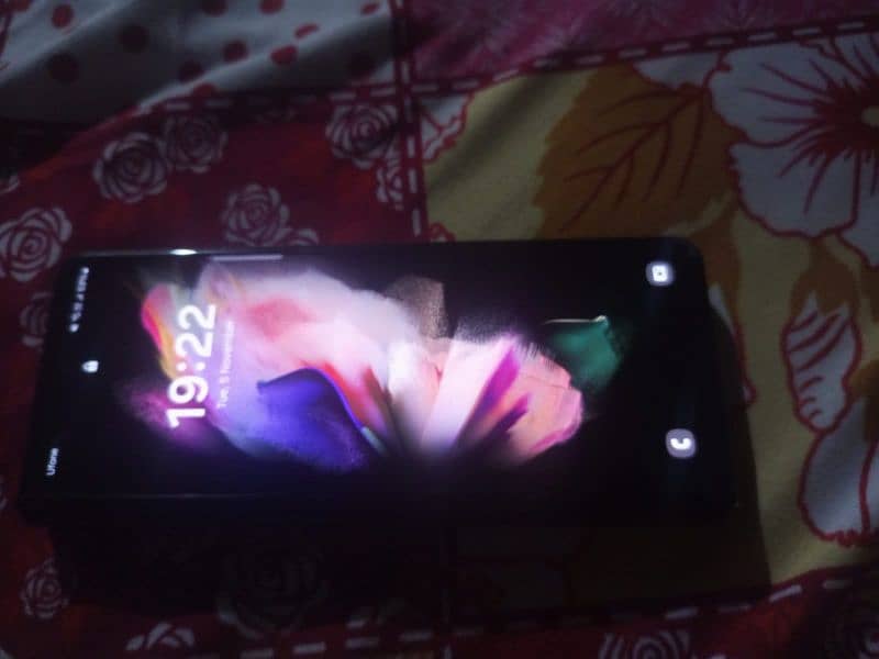 Samsung z fold 3. . 12/256 gb sim working 5