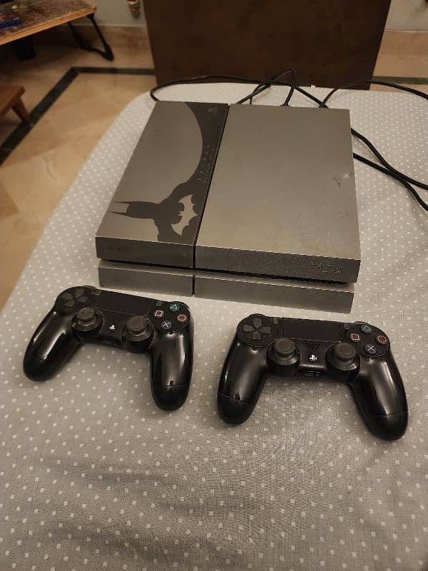 Ps4 Fat 500Gb with 3 controllers and 2 games. Fifa 23 included. 2