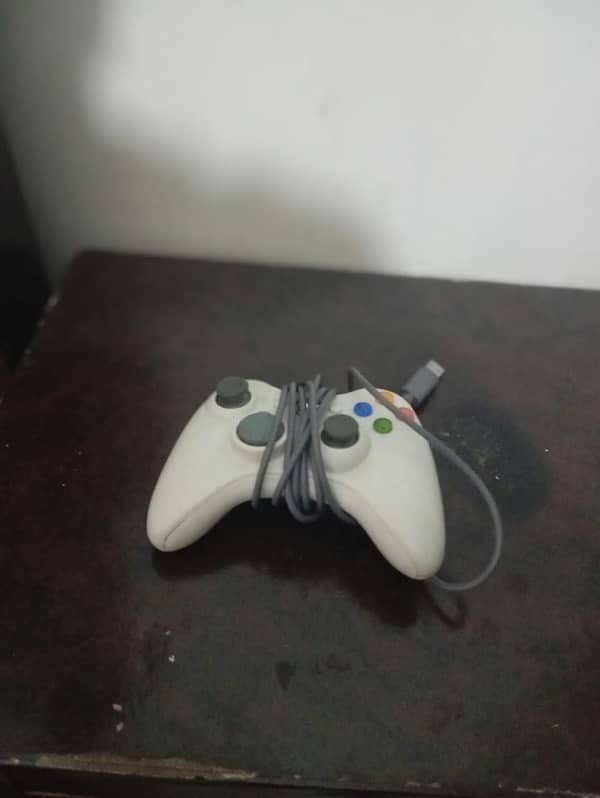 Xbox 360  With  1 controller  100% working condition For sale 1