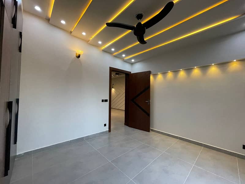 7 Marla Luxury Designer House For Rent 9