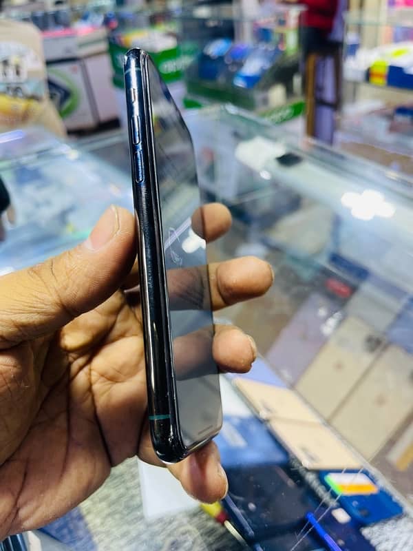 I phone 11 pro PTA approved 4