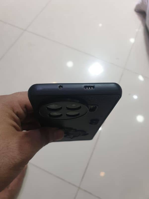 Tecno spark 20 pro plus 4