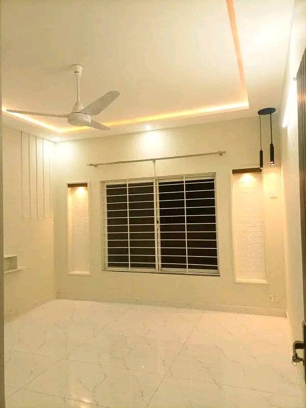 10 Marla Elegant Upper Portion For Rent 5