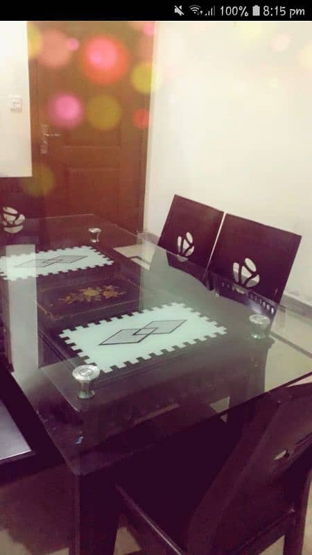 6 person's Dining Table and Chairs for Sale 0