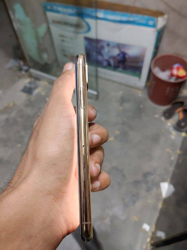 iphone xs 64 GB hai 7