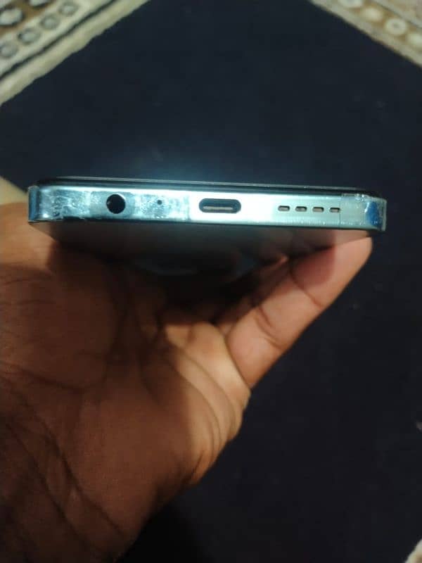 Infinix not 30 8/256 No Box no charger 2