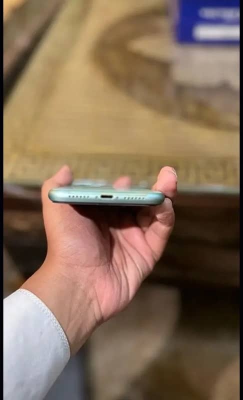 iPhone 11(jv) (128gb)  (Green colour) 3