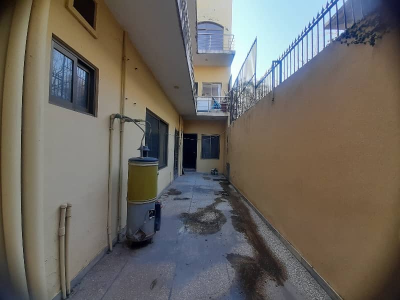 3 Bed Open Basement On 1 Kanal 27