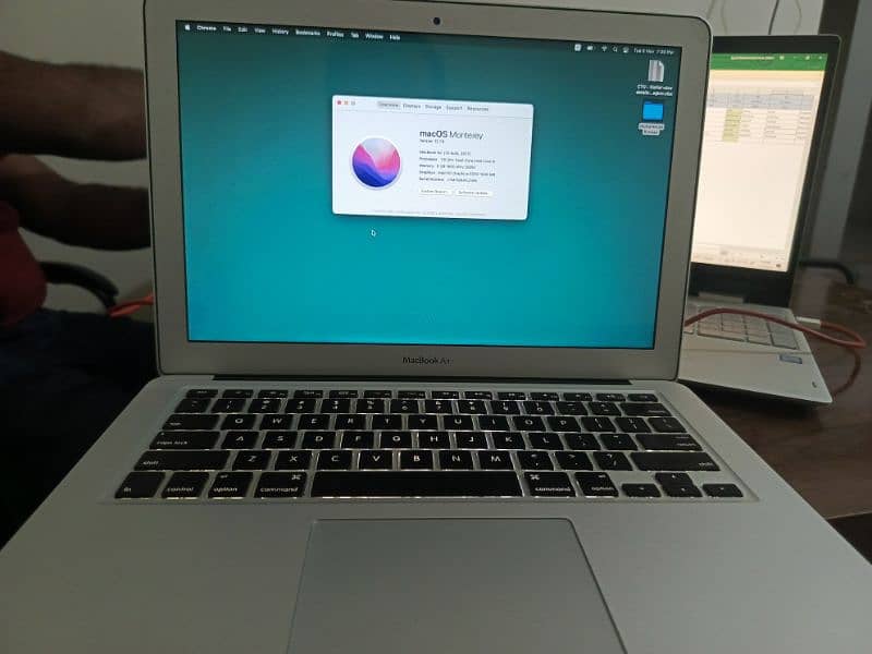 Apple Mac book air  2017 1