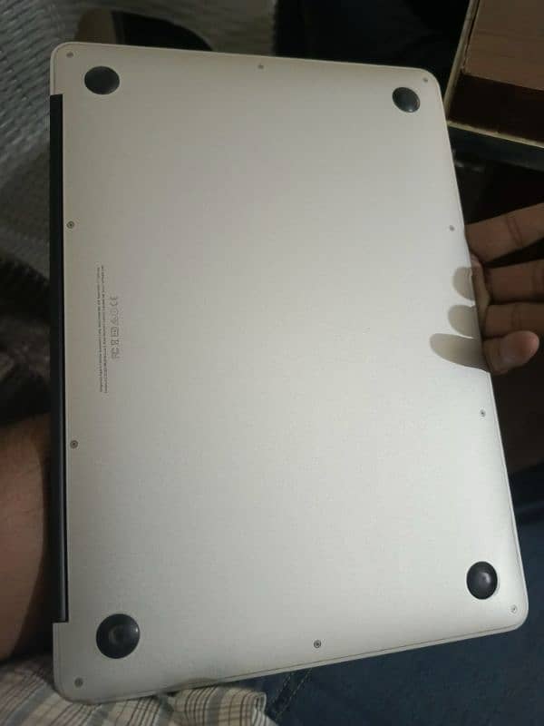 Apple Mac book air  2017 5