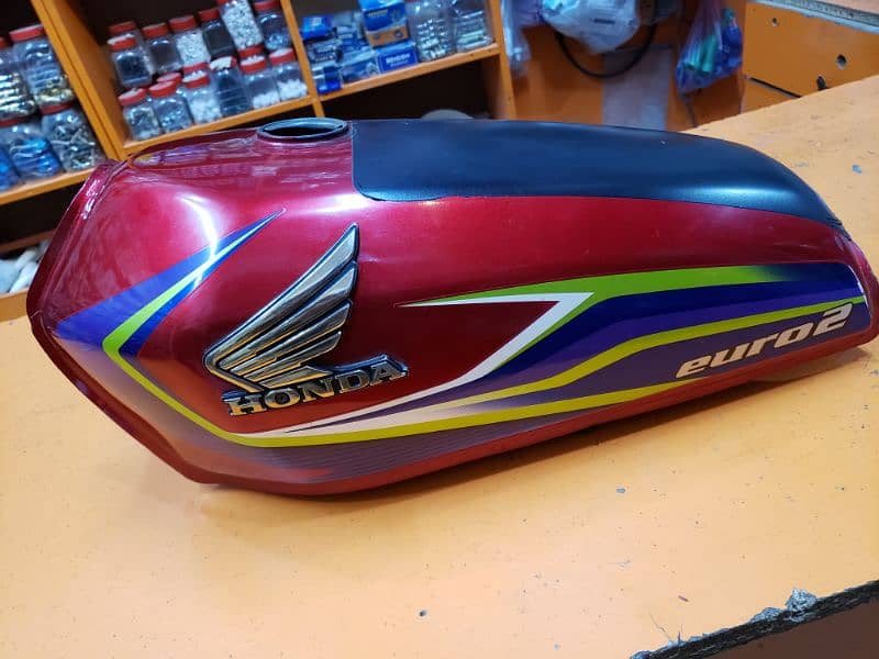 Honda 125 tanki tapy 0