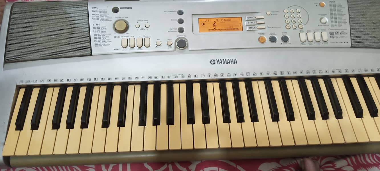 Yamaha PSR E 303 Professional Piano Yamaha Keyboard Casio Roland Korg 1