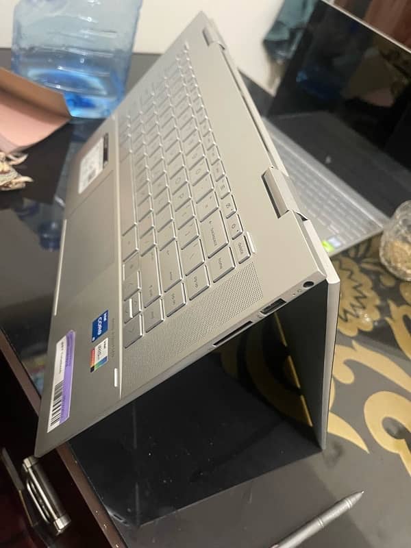 HP Envy x360 i5/11genration 8GbRam 256Ssd Touch screen 6