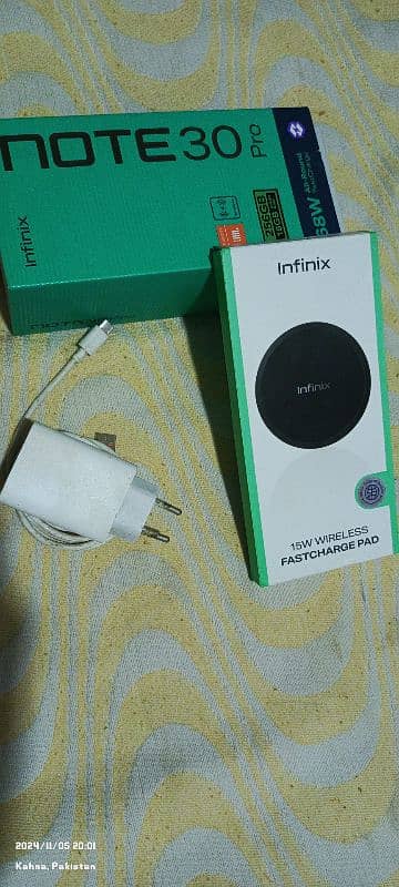 INFINIX NOTE 30 PRO 17