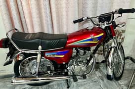 Honda 125 (2004) – Excellent Condition, Looks Brand New!