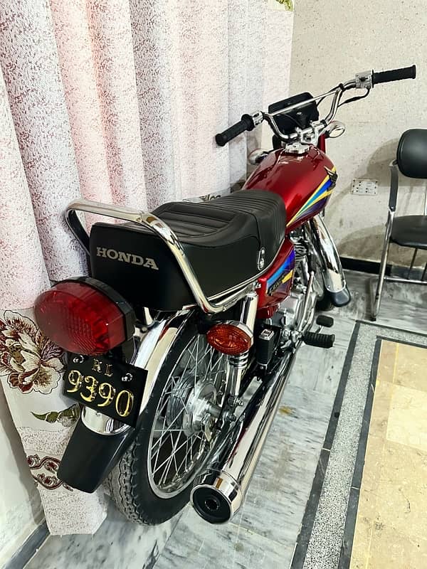 Honda 125 (2004) – Excellent Condition, Looks Brand New! 1