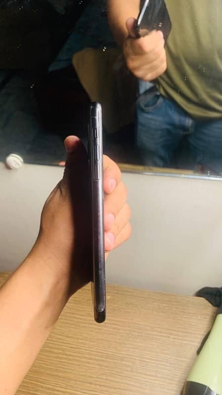 iphone 11 Pro Max Dual PTA 64GB 4