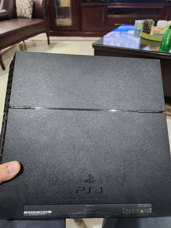 PS4 fat, excellent condition 4