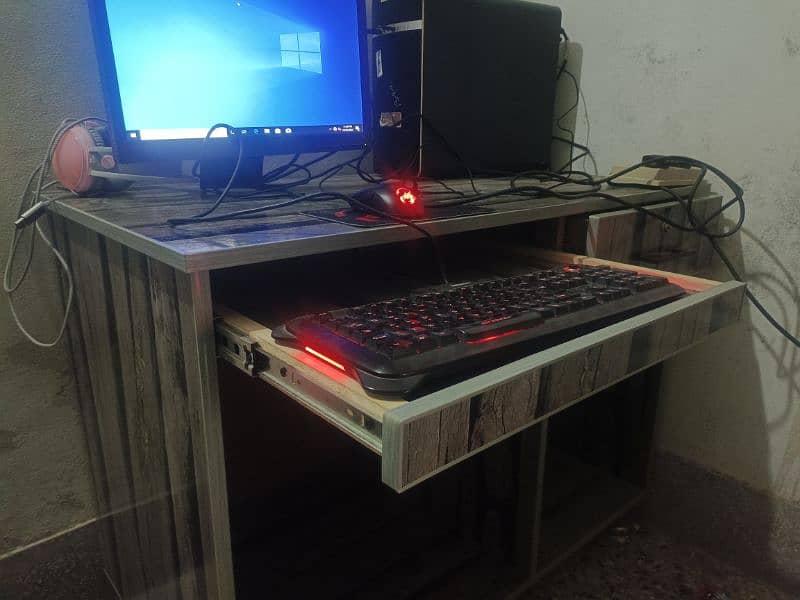 Computer Table 2