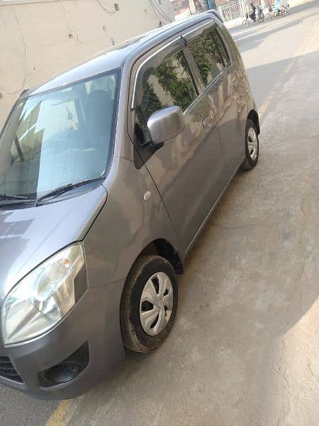 Suzuki Wagon R 2018 3