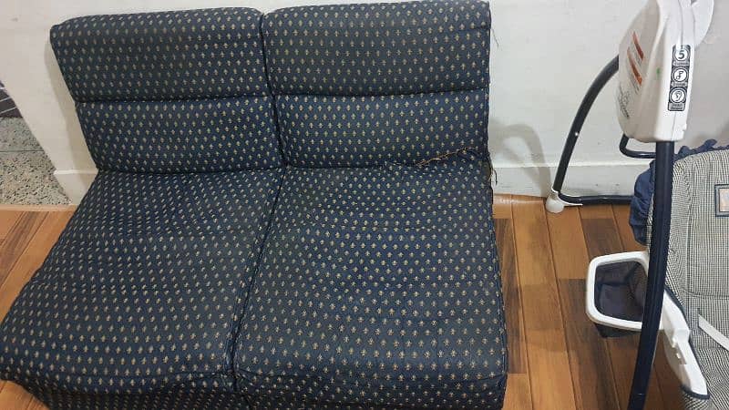 5 seats sofa 1