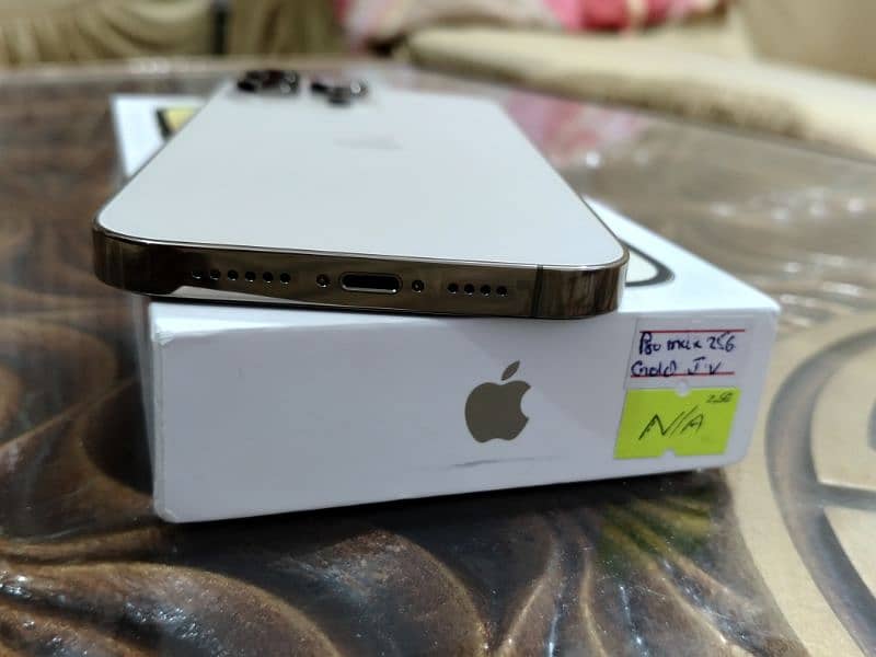 iPhone 14 Pro Max JV 256gb Gold 2