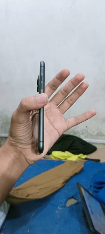 iphone 11 for sale 4