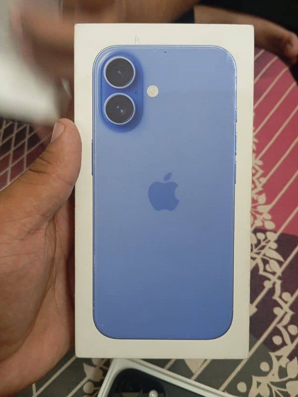 I PHONE 16 128GB BLUE/BLACK 1