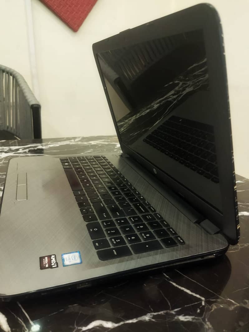 HP Notebook i5 6th Gen 8gb ram 256gb SSD 2gb AMD Redeon R5 Dedicated 1