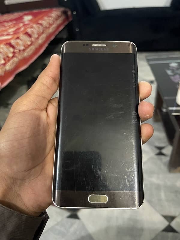 Samsung galaxy s6edge + gold colour 4