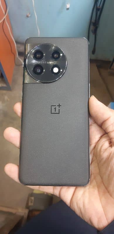 Hi i am Selling My One Plus 5G 16gb 256gb non Pta 3