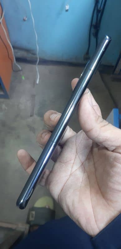 Hi i am Selling My One Plus 5G 16gb 256gb non Pta 4