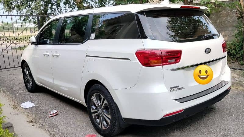 KIA Grand Carnival 2018 3