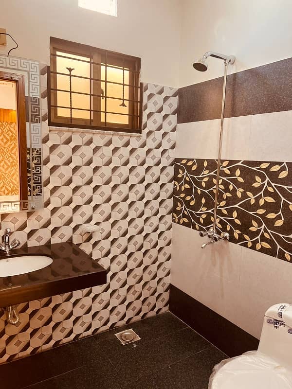 10 Marla Brand new spanish style luxery double storey stylish house vip available for sale in wapdatown lahore with original pics by fast property services 33