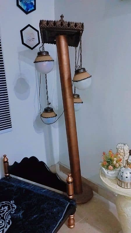 Floor lamp with multi lights 1