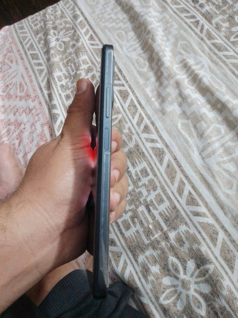 Redmi Note12 8/128 condition 10/10 with box & orignal charger 3